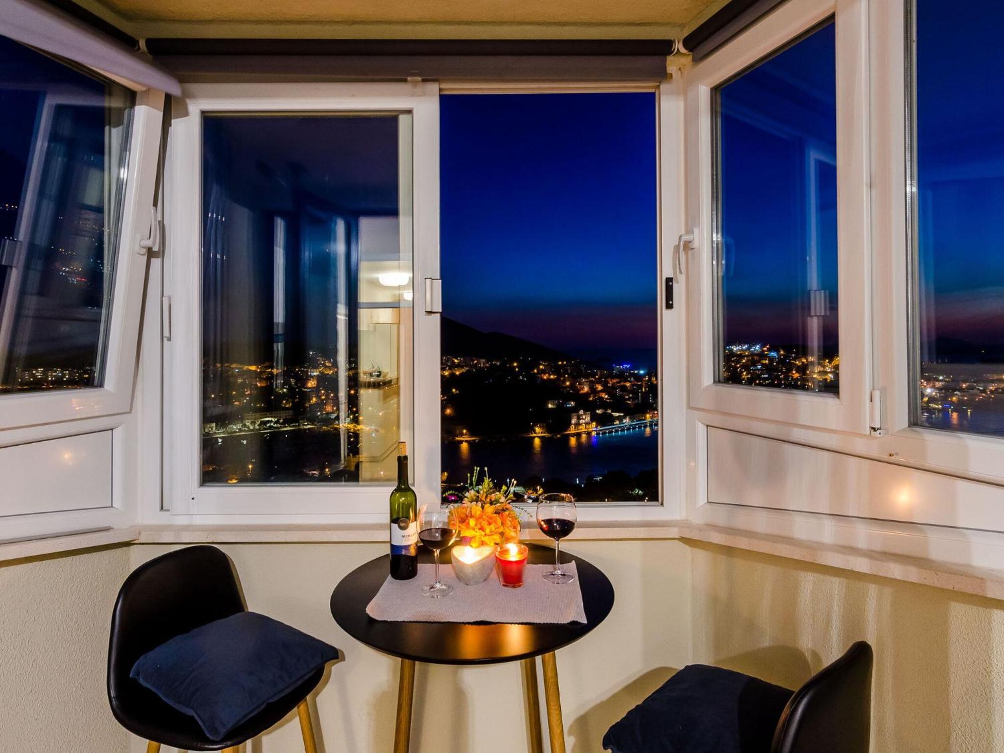 Boca - One Bedroom With Balcony And Sea View *